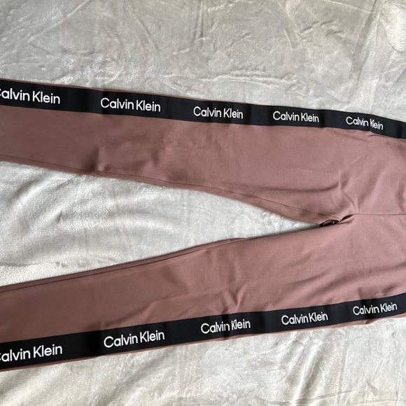 Calvin Klein 2Pcs Set - Picture 6 of 8